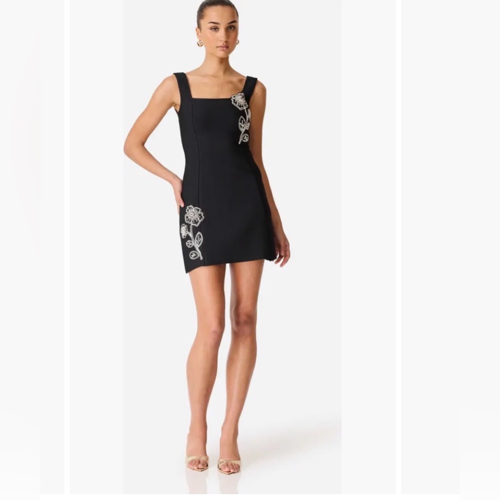 Elliatt Soleil Beaded Placed Floral Cocktail Minidress Size M NWT Flaw Noted - Picture 2 of 8